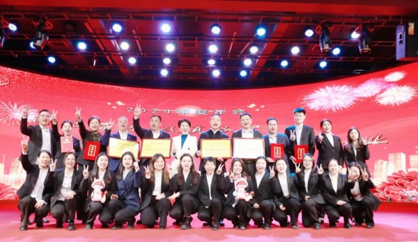 长沙清洁,长沙清洁服务,长沙专业清洁,长沙清洁公司,湖南专业清洁,长沙保洁公司,长沙专业保洁,长沙物业保洁
